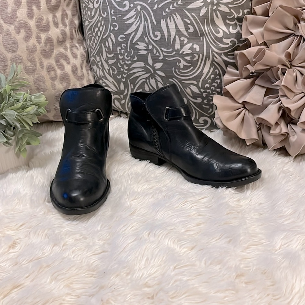 born black ankle boots